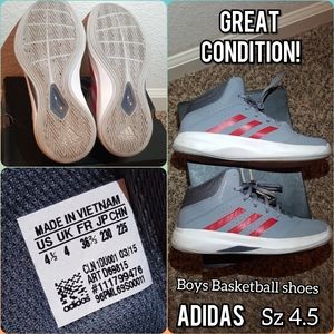 Boys Bball High Tops Adidas - Great Condition